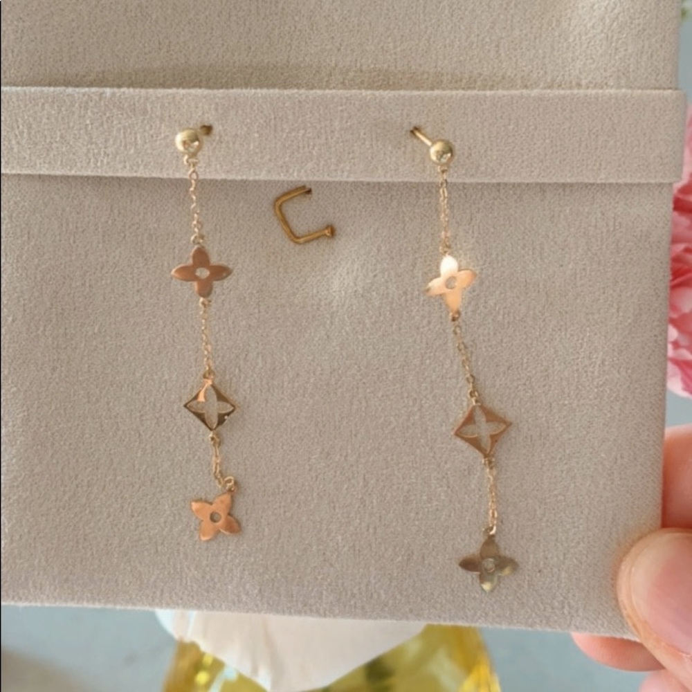 💋SOLD💋 Dangling Earrings Saudi gold